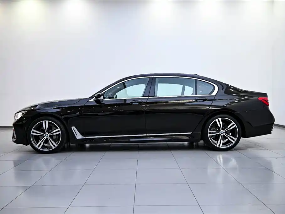 BMW 7 Series 2018 740Li xDrive Exclusive M Sports Package купить на сайте DeffCars
