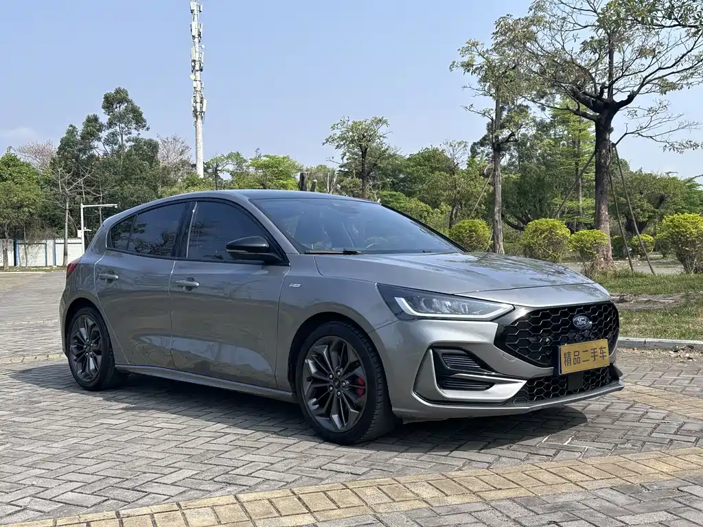 Focus 2022 Hatchback EcoBoost 180 Automatic ST Line купить на сайте DeffCars