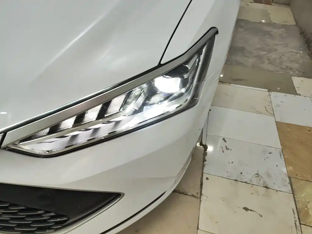 Qin PLUS 2024 Honor Edition DM-i 55KM Leading Model купить на сайте DeffCars