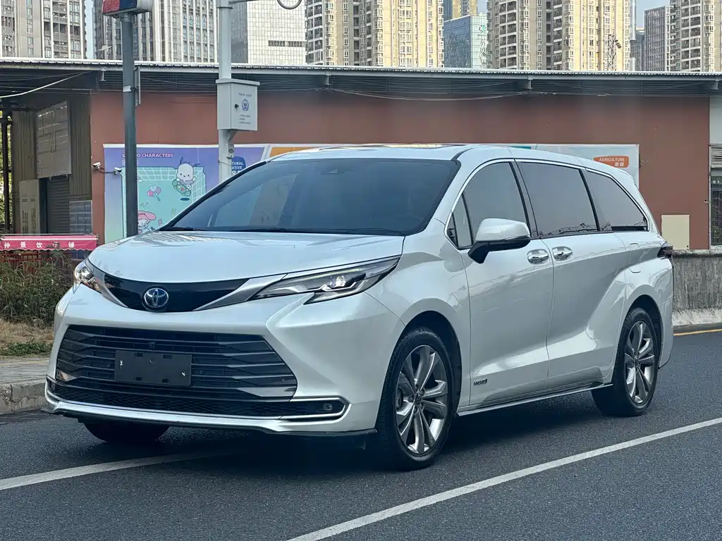 SIENNA 2023 2.5L Hybrid Premium Edition купить на сайте DeffCars