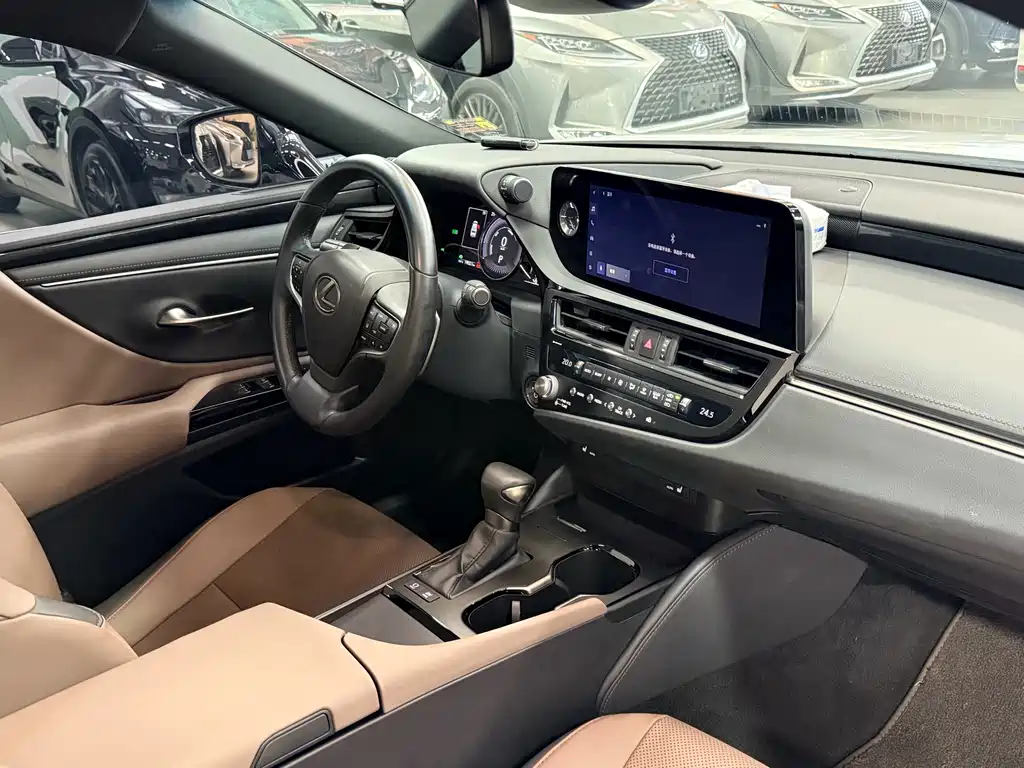 Lexus ES 2022 300h Excellence Edition купить на сайте DeffCars