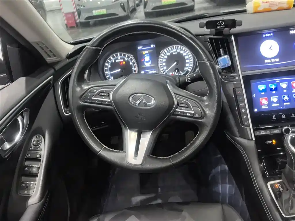 Infiniti Q50L 2018 2.0T Comfort Edition National VI купить на сайте DeffCars