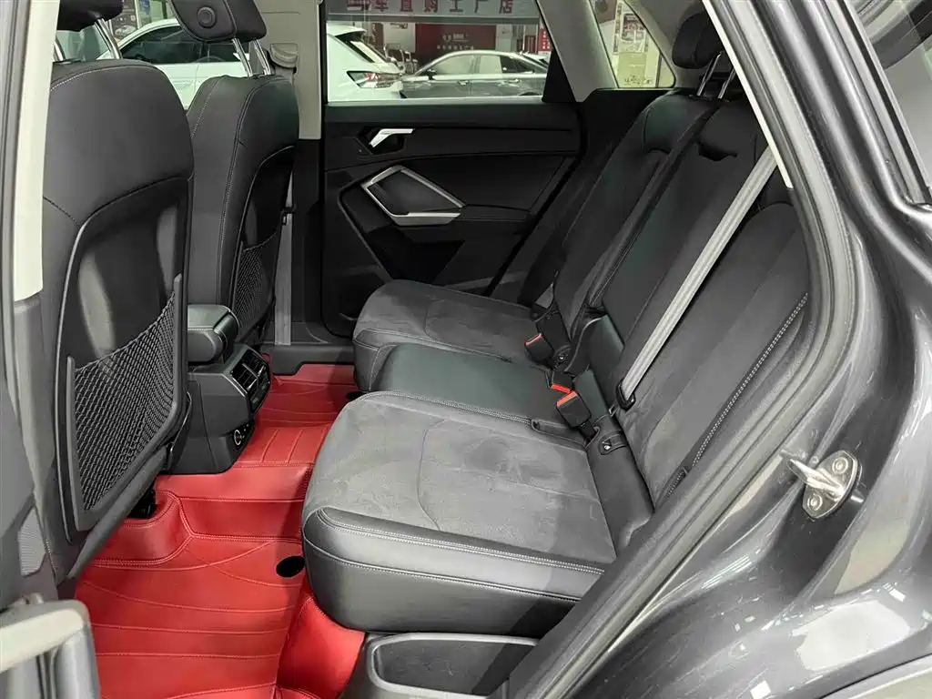 Audi Q3 2022 35 TFSI Fashionable and Dynamic купить на сайте DeffCars