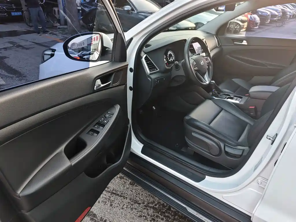 Tucson 2015 1.6T dual-clutch two-wheel drive leading model купить на сайте DeffCars