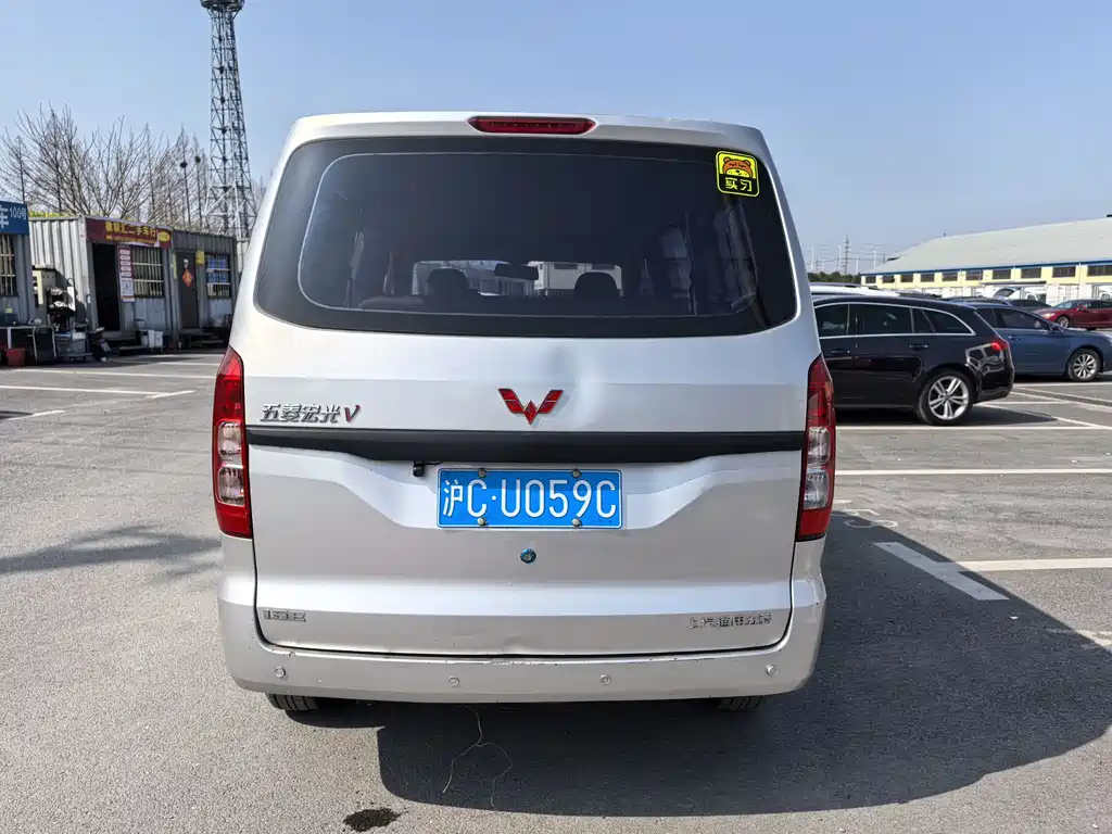 Wuling Hongguang V 2022 1.5L Jinqi version hydraulically assisted LAR купить на сайте DeffCars