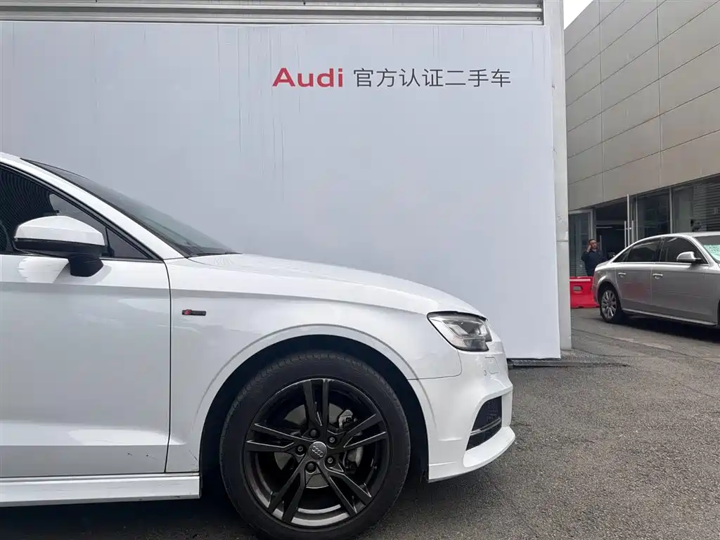 Audi A3 2019 Limousine 35 TFSI Fashion Type National VI купить на сайте DeffCars