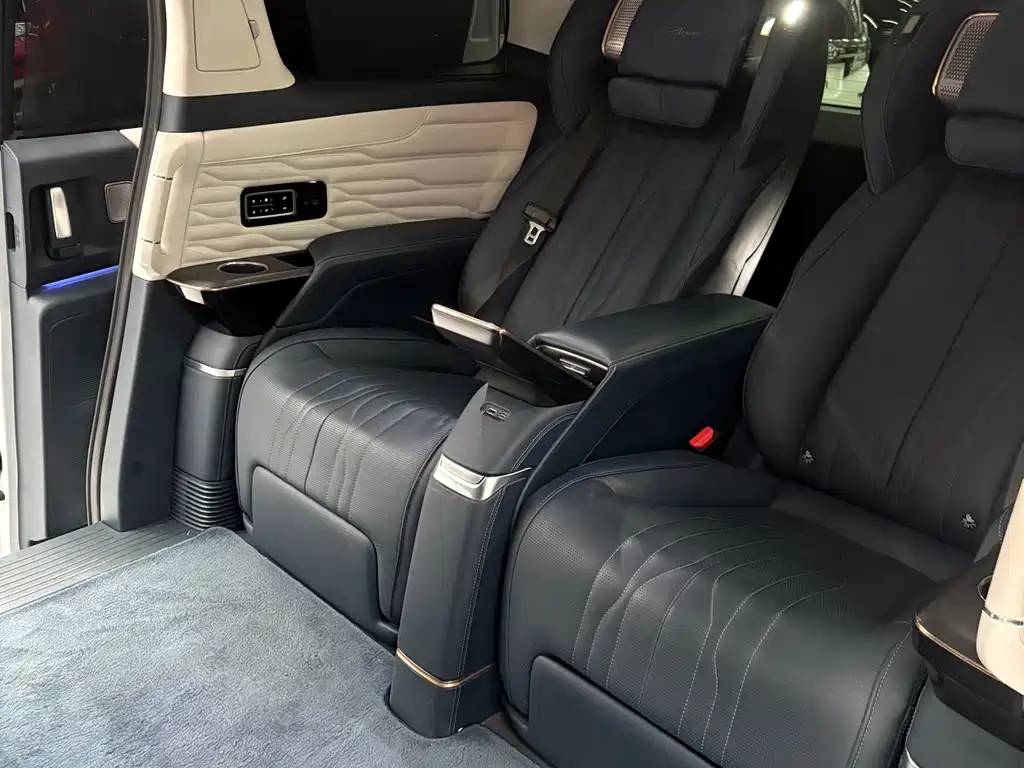 Century 2023 2.0T four-seater private version купить на сайте DeffCars