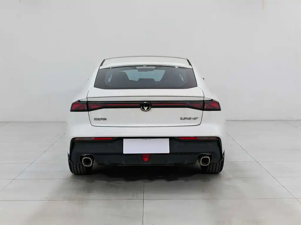 Changan UNI-V 2023 1.5T premium model купить на сайте DeffCars