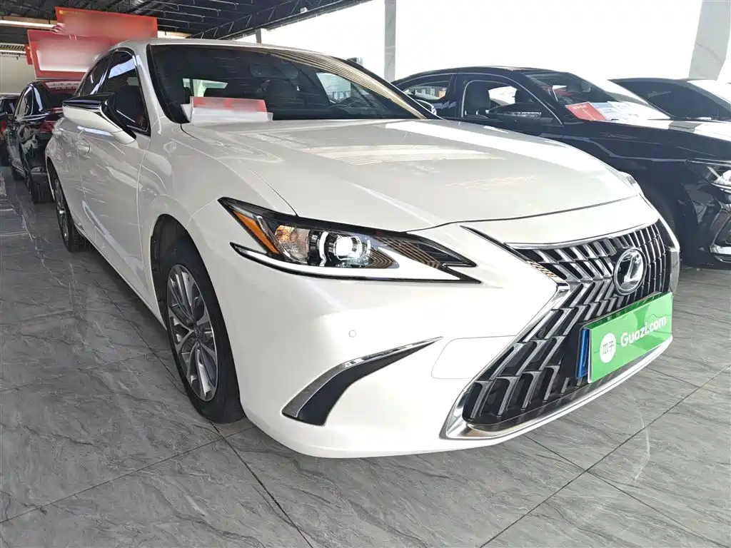 Lexus ES 2022 200 Excellence Edition купить на сайте DeffCars