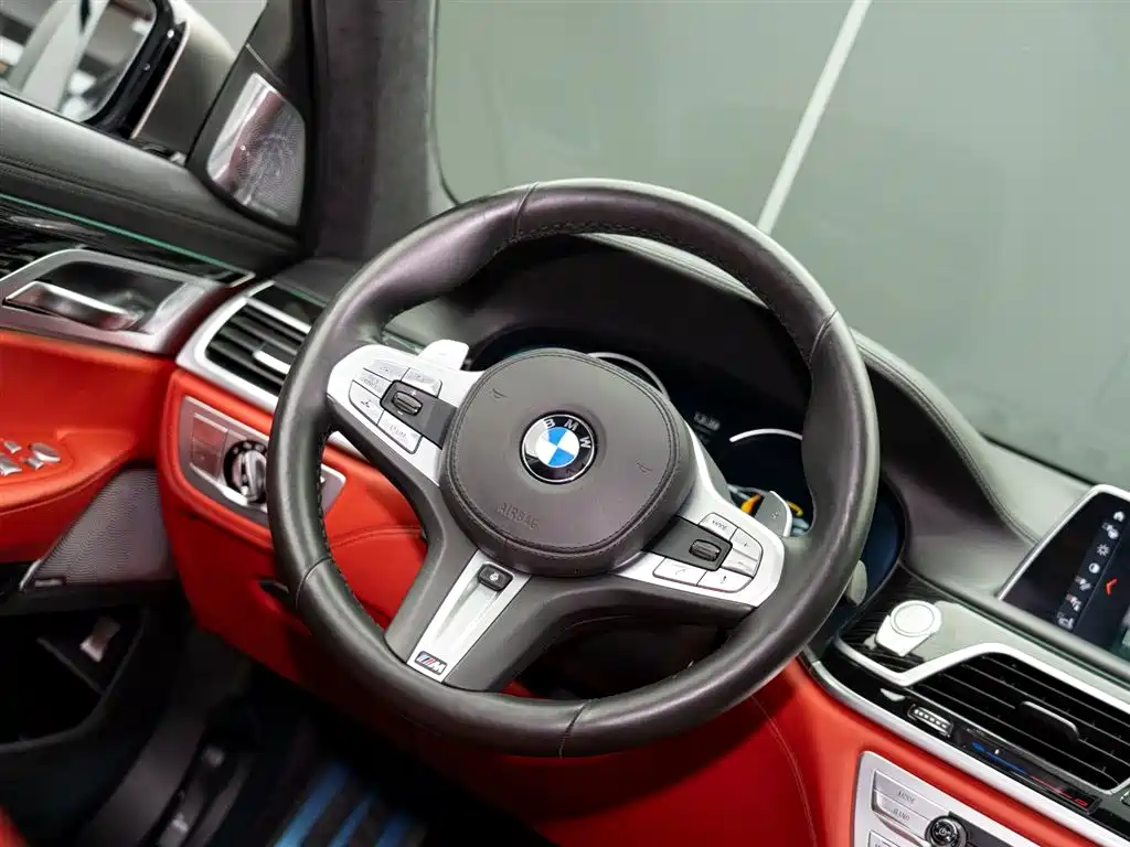 BMW 7 Series 2018 M760Li xDrive купить на сайте DeffCars