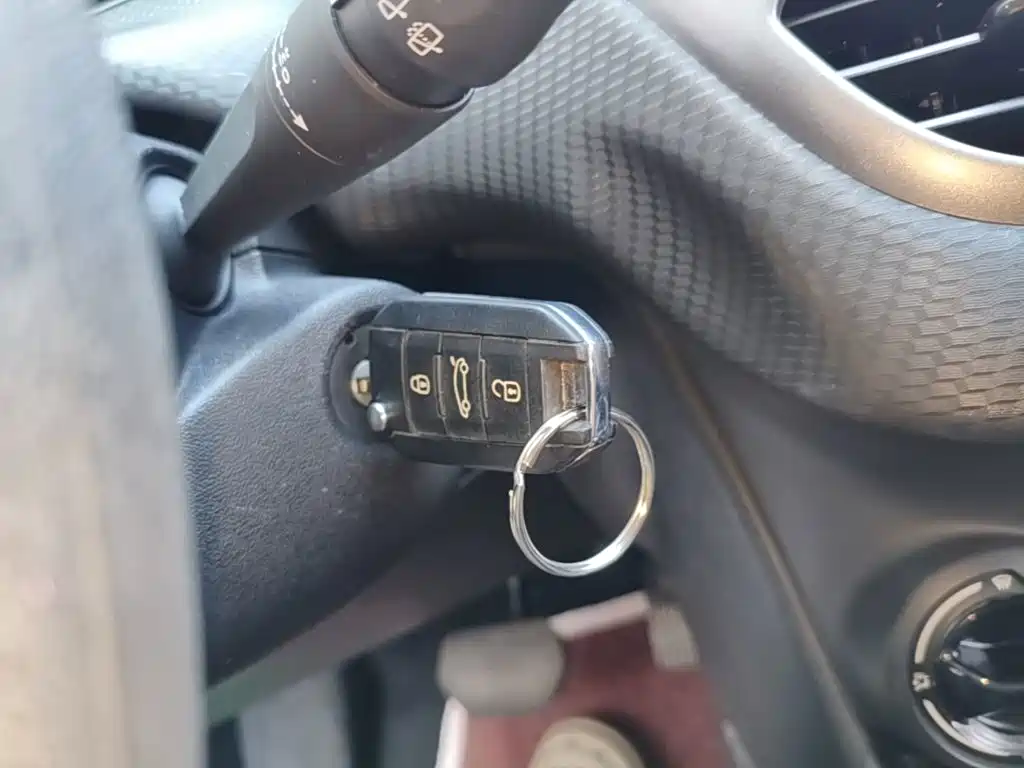Peugeot 2008 2014 1.6L automatic trendy version купить на сайте DeffCars