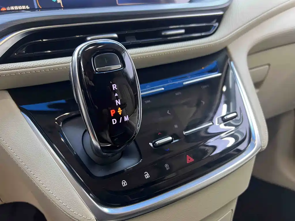 Buick GL8 2023 ES Lu Zun luxury model купить на сайте DeffCars