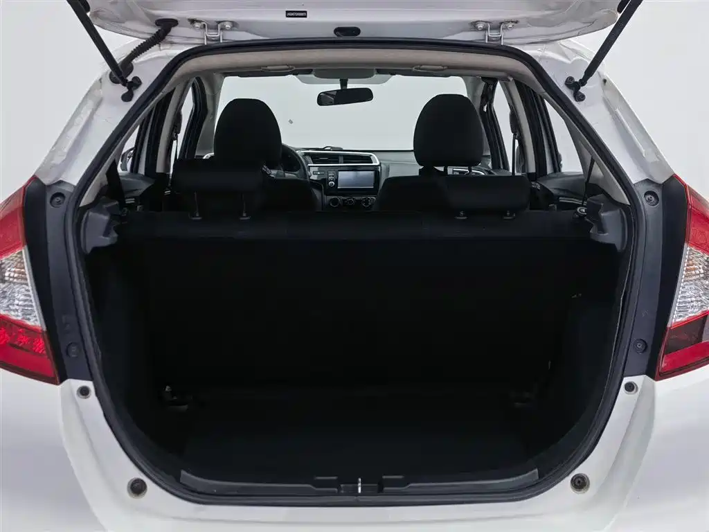 Fit 2018 1.5L manual comfort version купить на сайте DeffCars