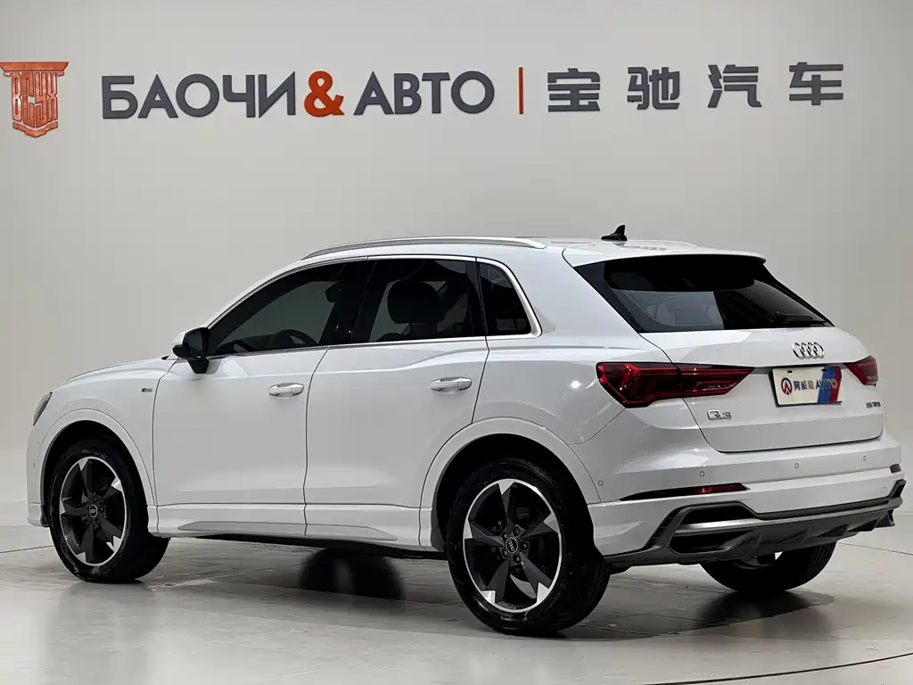 Audi Q3 2022 35 TFSI Fashionable and Dynamic купить на сайте DeffCars