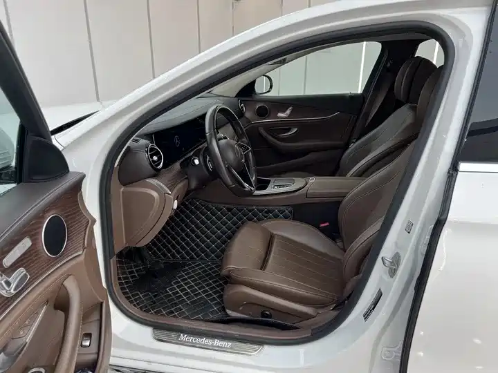 Mercedes-Benz E-Class 2023 E 260 L купить на сайте DeffCars