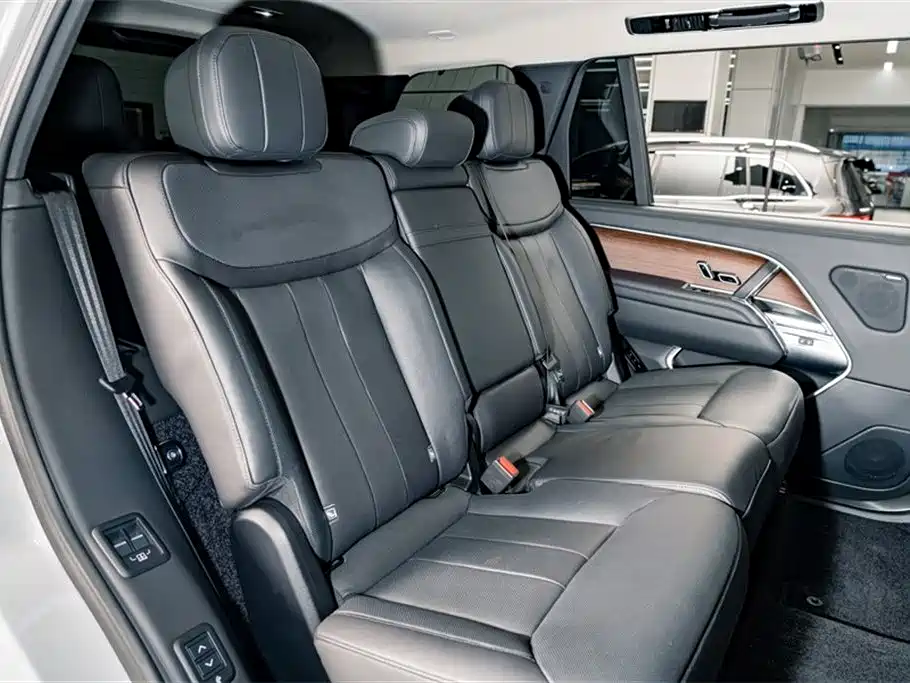 Range Rover 2024 3.0 L6 400PS Extended Edition, seven seats купить на сайте DeffCars