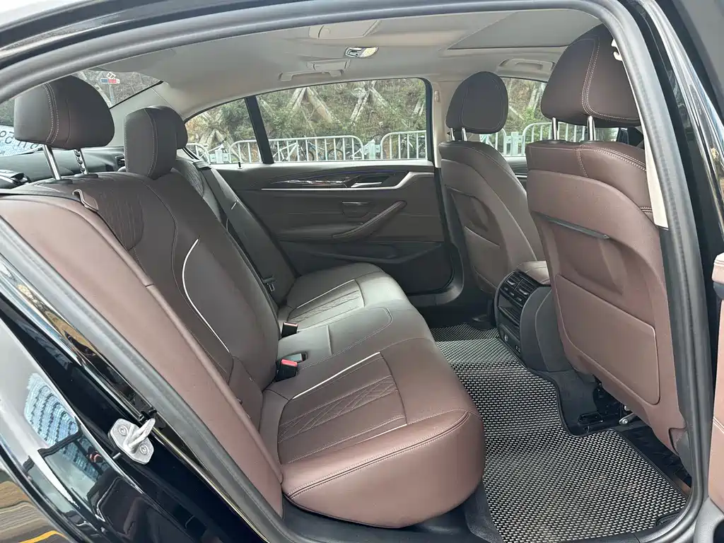 BMW 5 Series 2021 525Li Luxury Package купить на сайте DeffCars