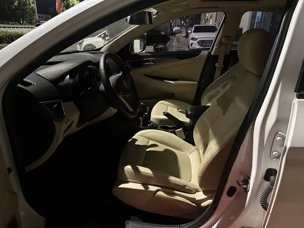 Eado 2015 1.6L manual luxury model National V купить на сайте DeffCars