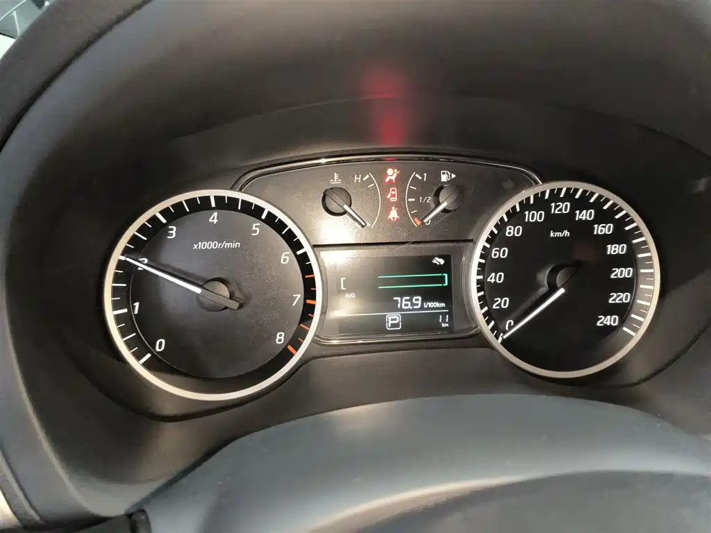 Sylphy 2024 model three facelift classic 1.6XE CVT comfort version купить на сайте DeffCars