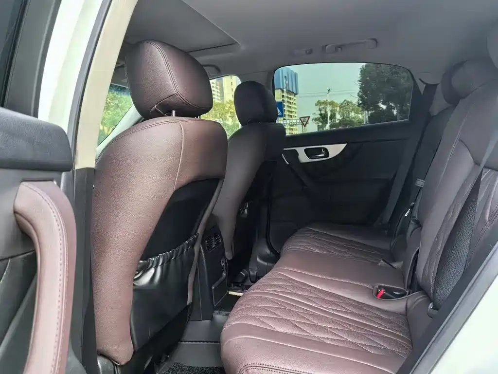 Infiniti QX70 2013 3.7L Standard Edition купить на сайте DeffCars