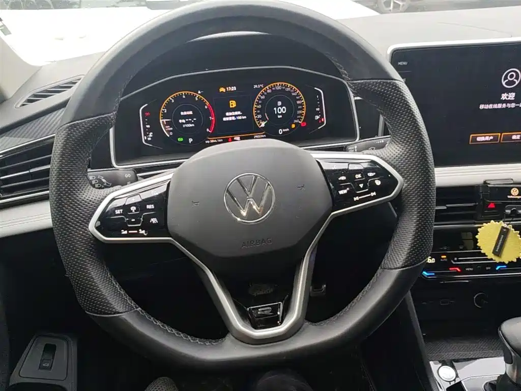 Tiguan L 2023 330TSI automatic two-wheel drive R-Line version купить на сайте DeffCars