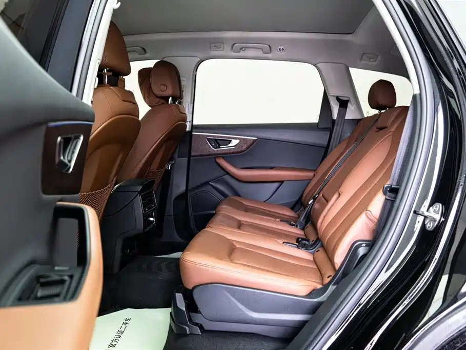 Audi Q7 2023 55 TFSI quattro S line sports купить на сайте DeffCars