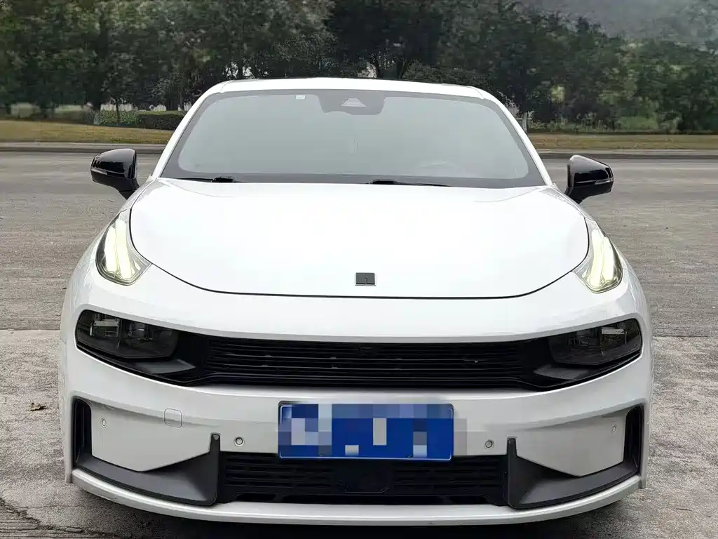 Lynk & Co 03 2020 1.5TD DCT Powerful Edition купить на сайте DeffCars