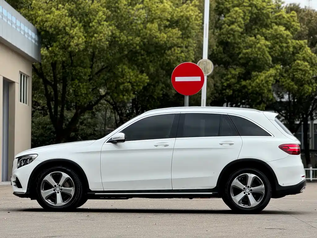 Mercedes-Benz GLC 2016 GLC 300 4MATIC Dynamic купить на сайте DeffCars