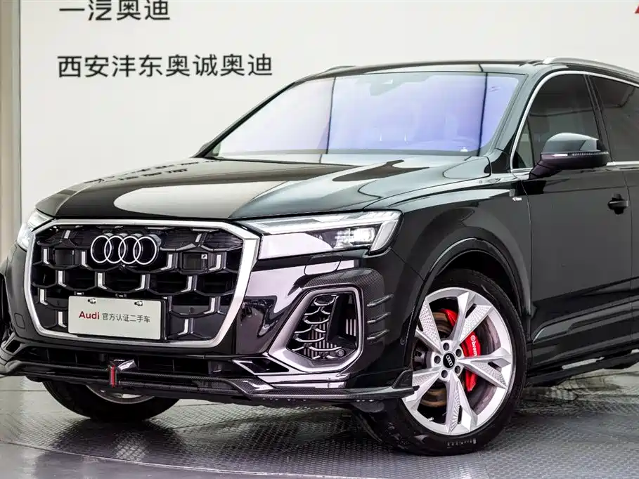 Audi Q7 2025 55 TFSI quattro S line sports купить на сайте DeffCars