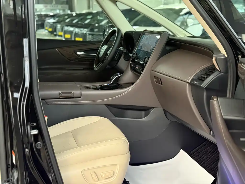 Wilfa 2024 Crown Dual Engine 2.5L Supreme Executive Edition купить на сайте DeffCars