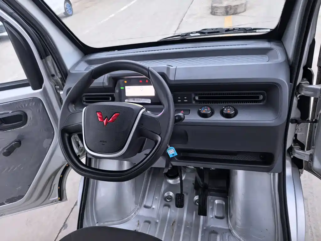 Wuling E10 2023 Practical Model купить на сайте DeffCars