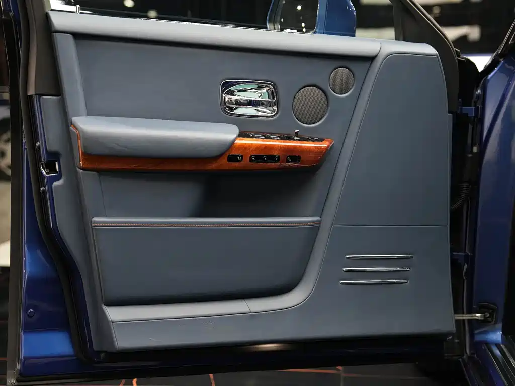 Phantom 2018 6.7T long wheelbase version купить на сайте DeffCars