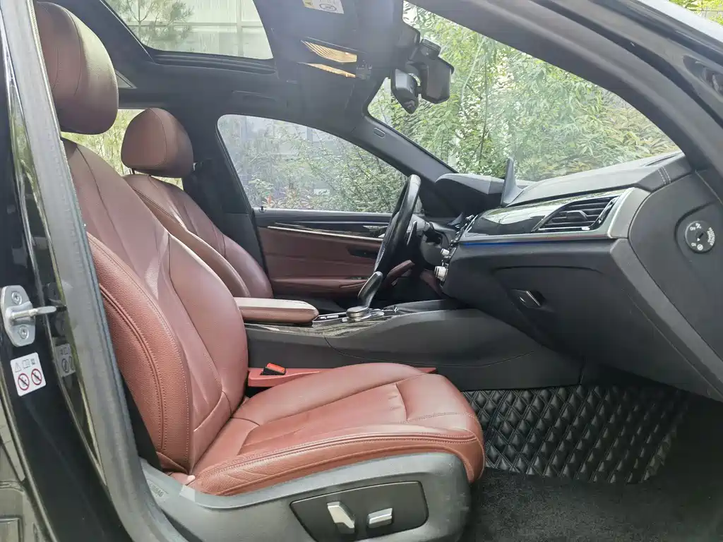BMW 5 Series 2020 530Li Leading M Sports Package купить на сайте DeffCars