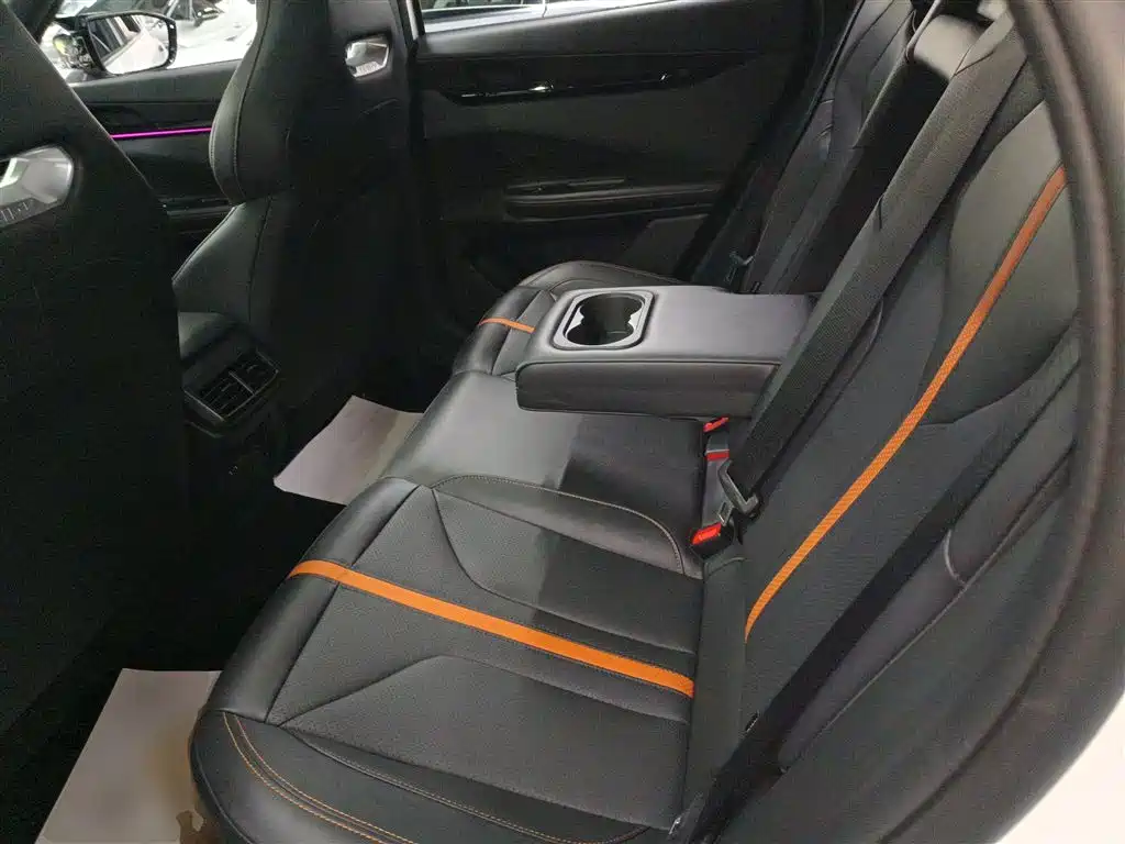Changan UNI-V 2024 1.5T premium model купить на сайте DeffCars