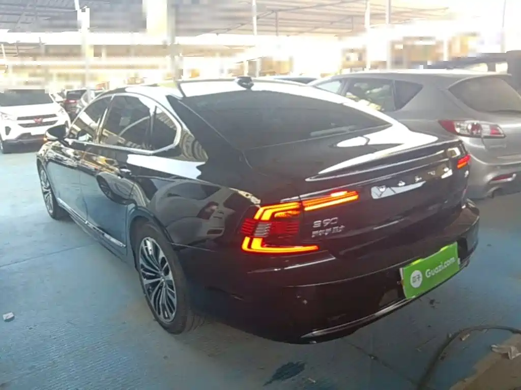 Volvo S90 2023 B5 Zhiyi Luxury Edition купить на сайте DeffCars