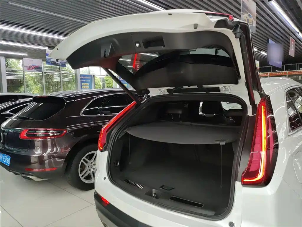 Cadillac XT4 2018 28T two-wheel drive leading model купить на сайте DeffCars