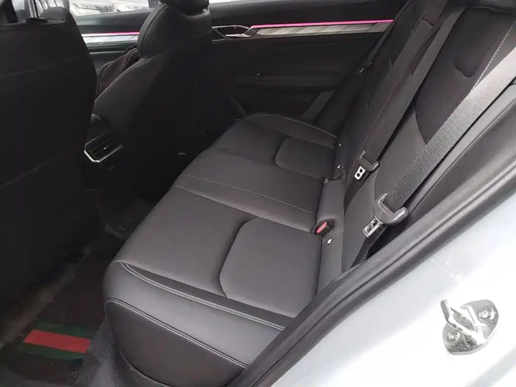 Emgrand L HiP 2024 Longteng Edition 1.5TD-DHT Pro 100KM Beyond Type купить на сайте DeffCars