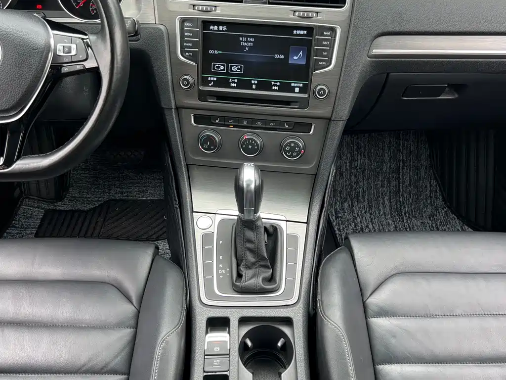 Golf 2016 230TSI Automatic Luxury Edition купить на сайте DeffCars