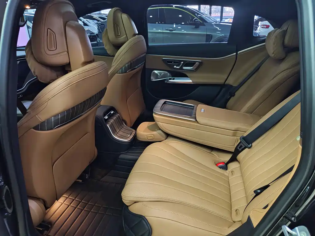 Mercedes-Benz E-Class 2025 E 300 L Luxury Model купить на сайте DeffCars