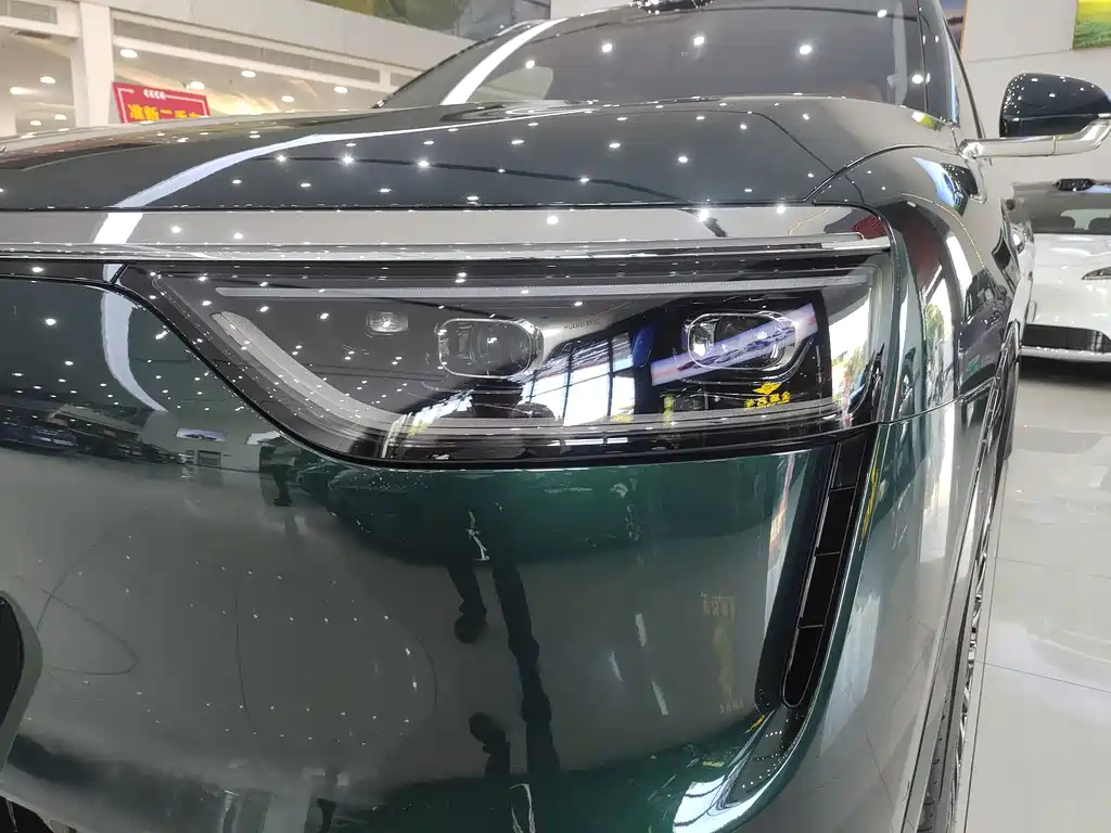 Wenjie M8 2025 extended range Ultra version 53.4kWh 6-seat version 192-line lidar) купить на сайте DeffCars