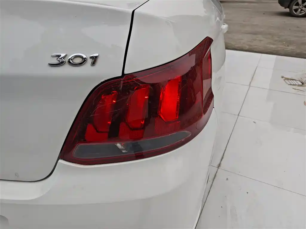 Peugeot 301 2018 1.6L manual comfort version купить на сайте DeffCars