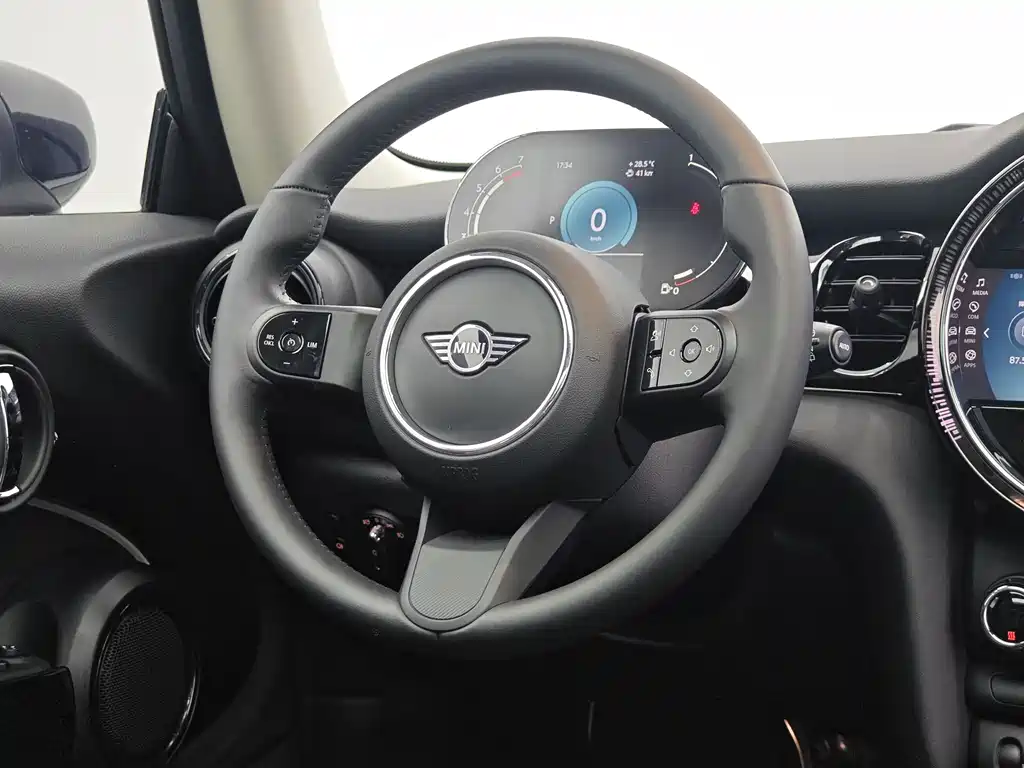 MINI 2023 1.5T COOPER Artist купить на сайте DeffCars