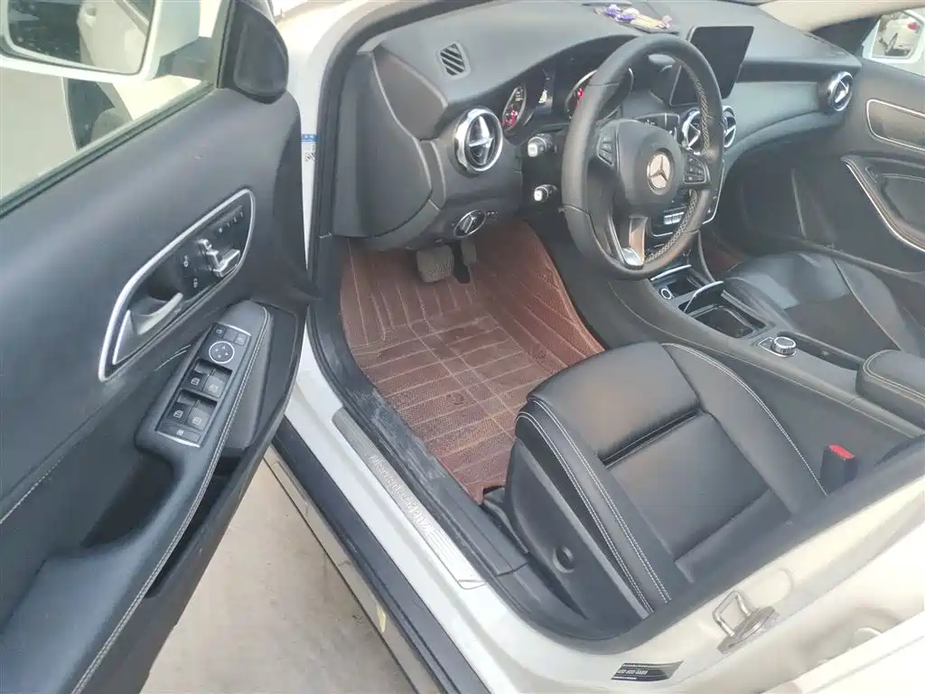 Mercedes-Benz GLA 2017 GLA 200 Dynamic купить на сайте DeffCars