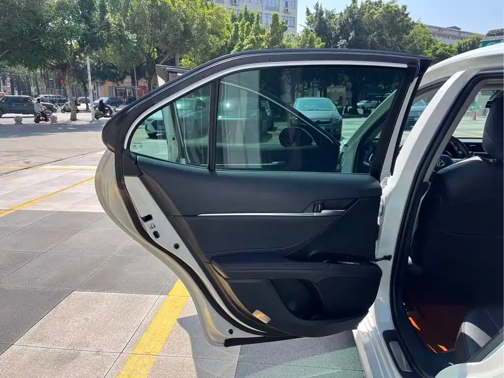 Camry 2019 2.5G Deluxe Edition National VI купить на сайте DeffCars