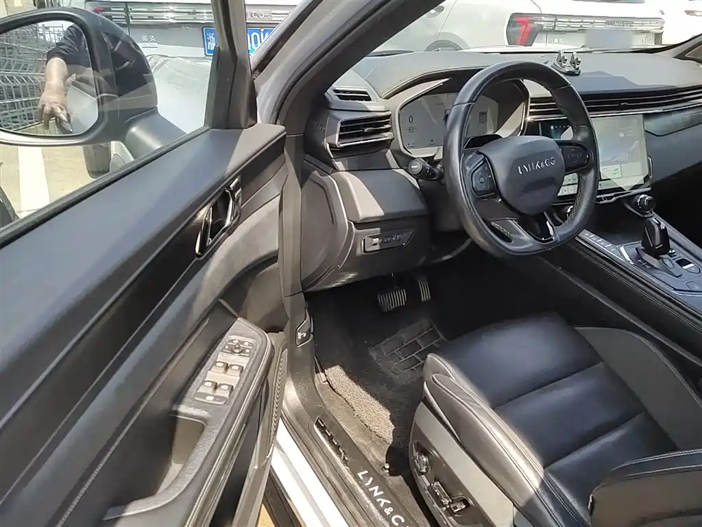 Lynk & Co 01 2023 1.5TD EM-F PM купить на сайте DeffCars