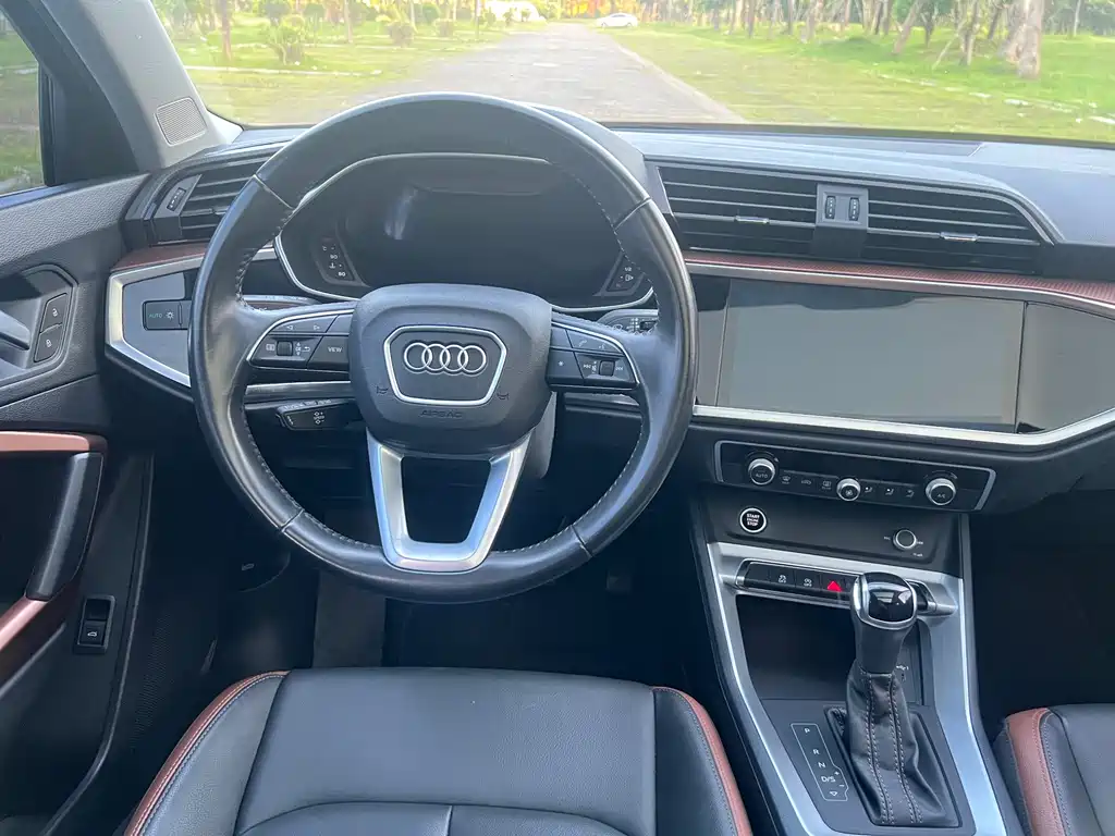 Audi Q3 2022 35 TFSI Fashionable and Elegant купить на сайте DeffCars