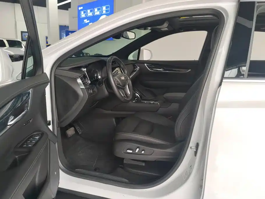Cadillac XT5 2023 2.0T two-wheel drive fashion model купить на сайте DeffCars