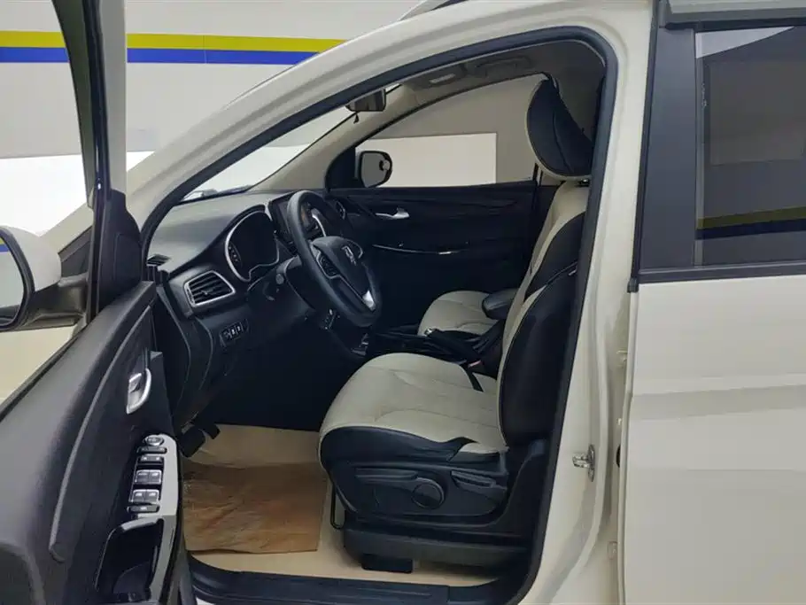 Baojun 730 2021 1.5T CVT fashionable 7 seats купить на сайте DeffCars
