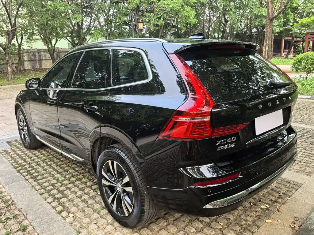 Volvo XC60 2022 B5 four-wheel drive Zhiyi Luxury Edition купить на сайте DeffCars
