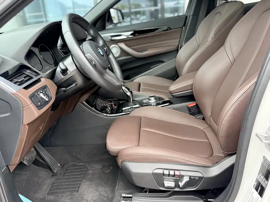 BMW X2 2021 sDrive25i leading M sports package купить на сайте DeffCars